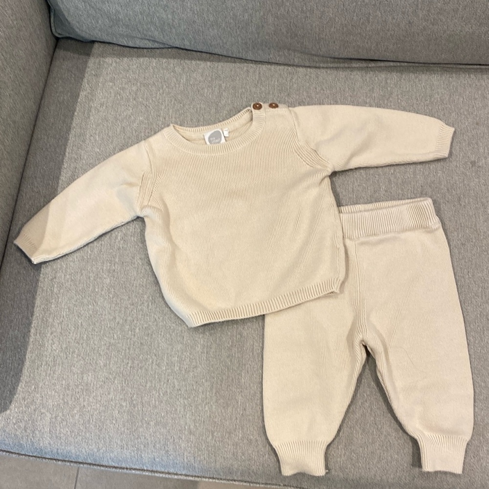 Cream matching set. Unisex